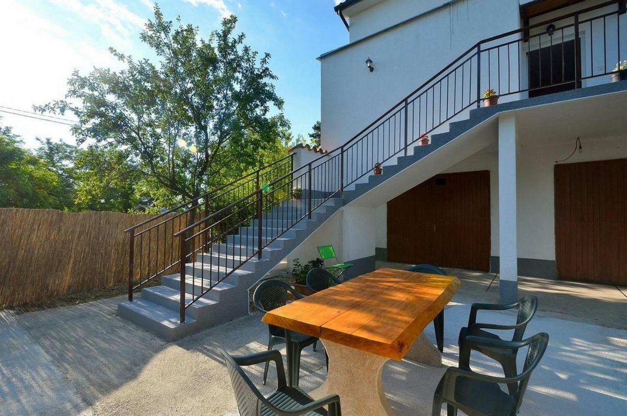 Apartment Nada With Private Pool Buzet Exterior foto
